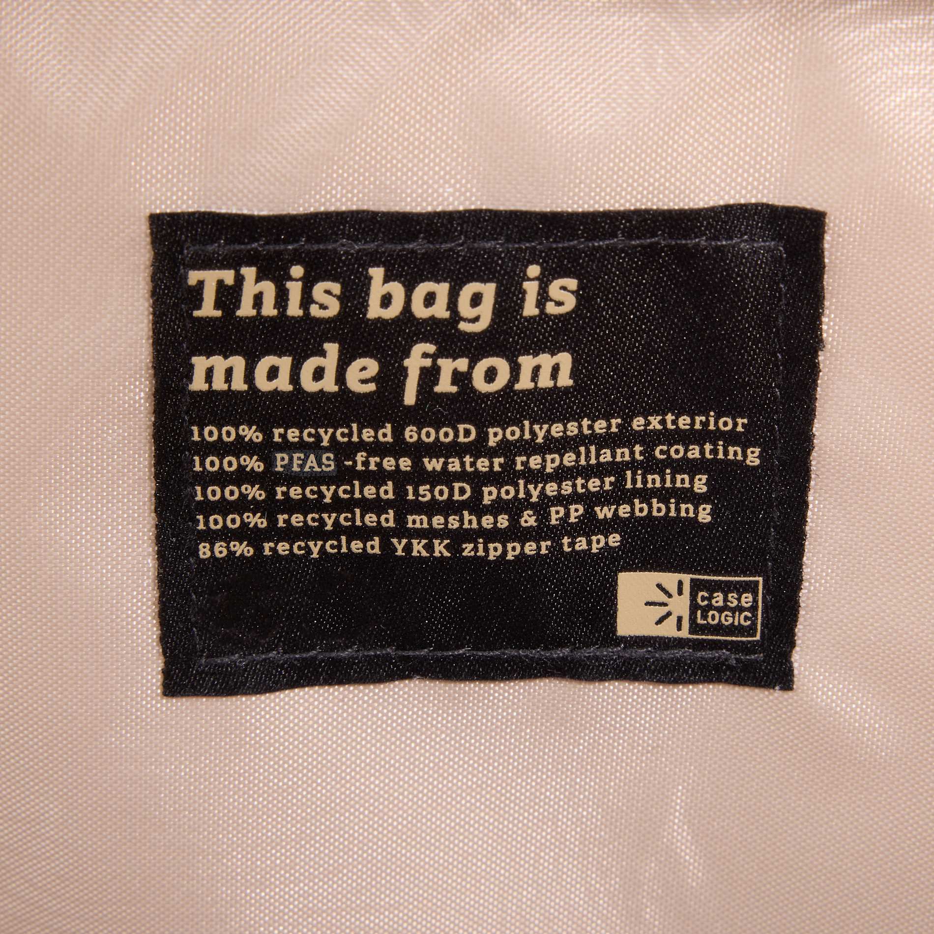 Case Logic Invigo Recycled 16” Messenger Bag - Etchified - Etchified - 8151-61BK